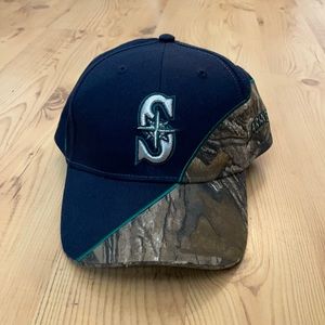 Seattle Mariners Navy and camouflaged Velcro Strap
